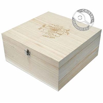 Estuche de madera personalizado con copas grabadas